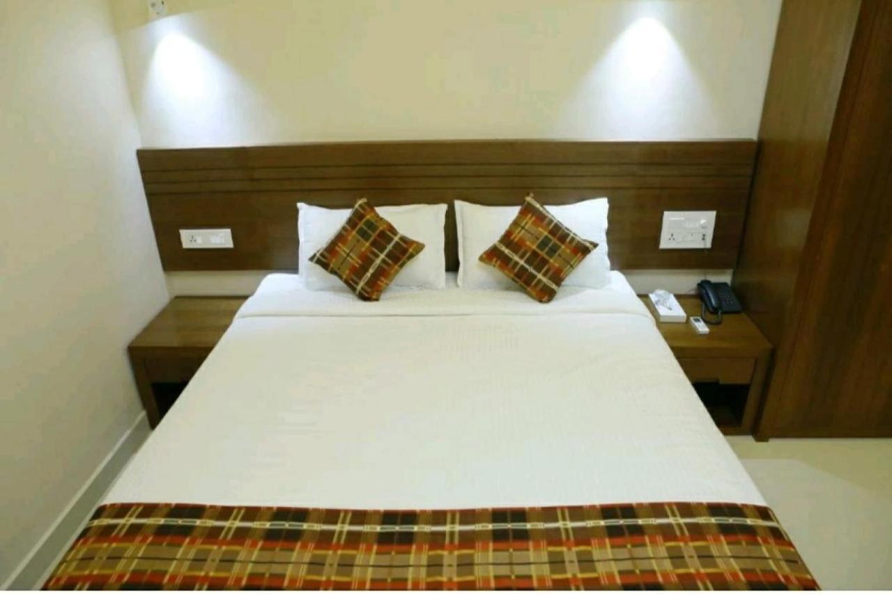 Prince Homestay & Restaurant Rudraprayāg Esterno foto